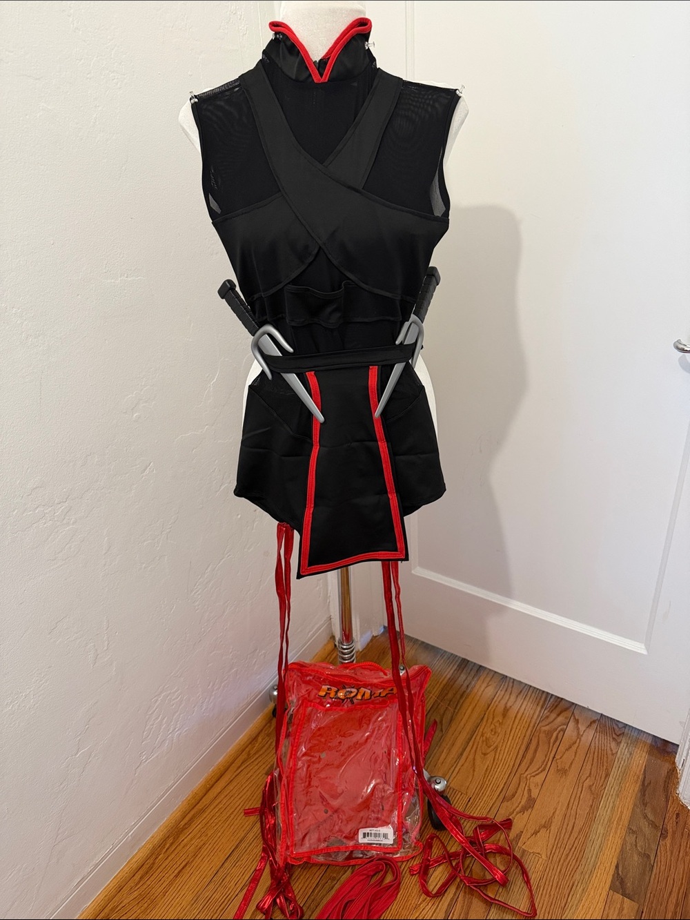 HALLOWEEN Black and Red Ninja Woman’s Costume - Classic Ninja Outfit